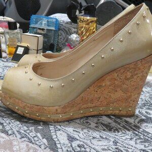 BOGO Antonio Melani Studded Cork Wedge Peep-Toe heels Sandals tan beige taupe 9